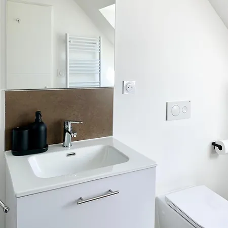 Au Clerc De L'orangerie 2-6 Voyageurs * 페캉