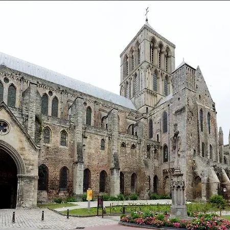 Au Clerc De L'orangerie 2-6 Voyageurs * 페캉